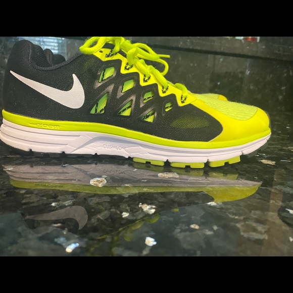 Nike Vomero 9 Running Shoes - Picture 6 of 13